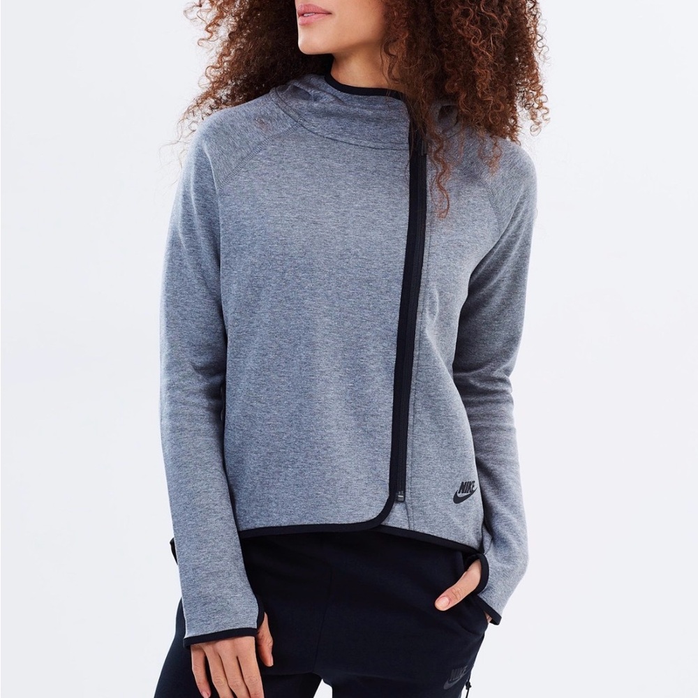 Nike Tech Cape